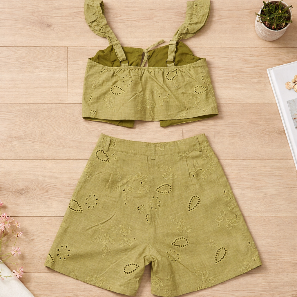 High-waisted shorts & top