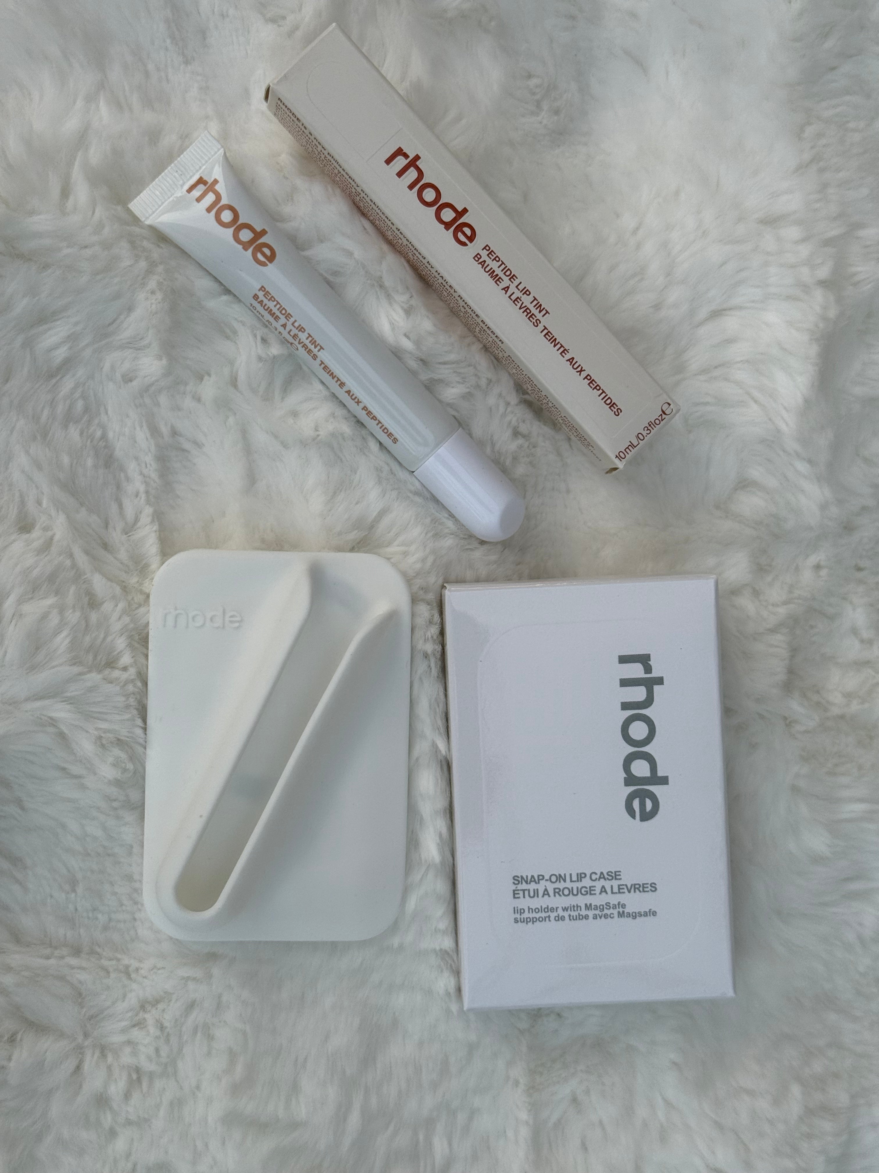 SNAP-ON LIP CASE- with matching lip stick