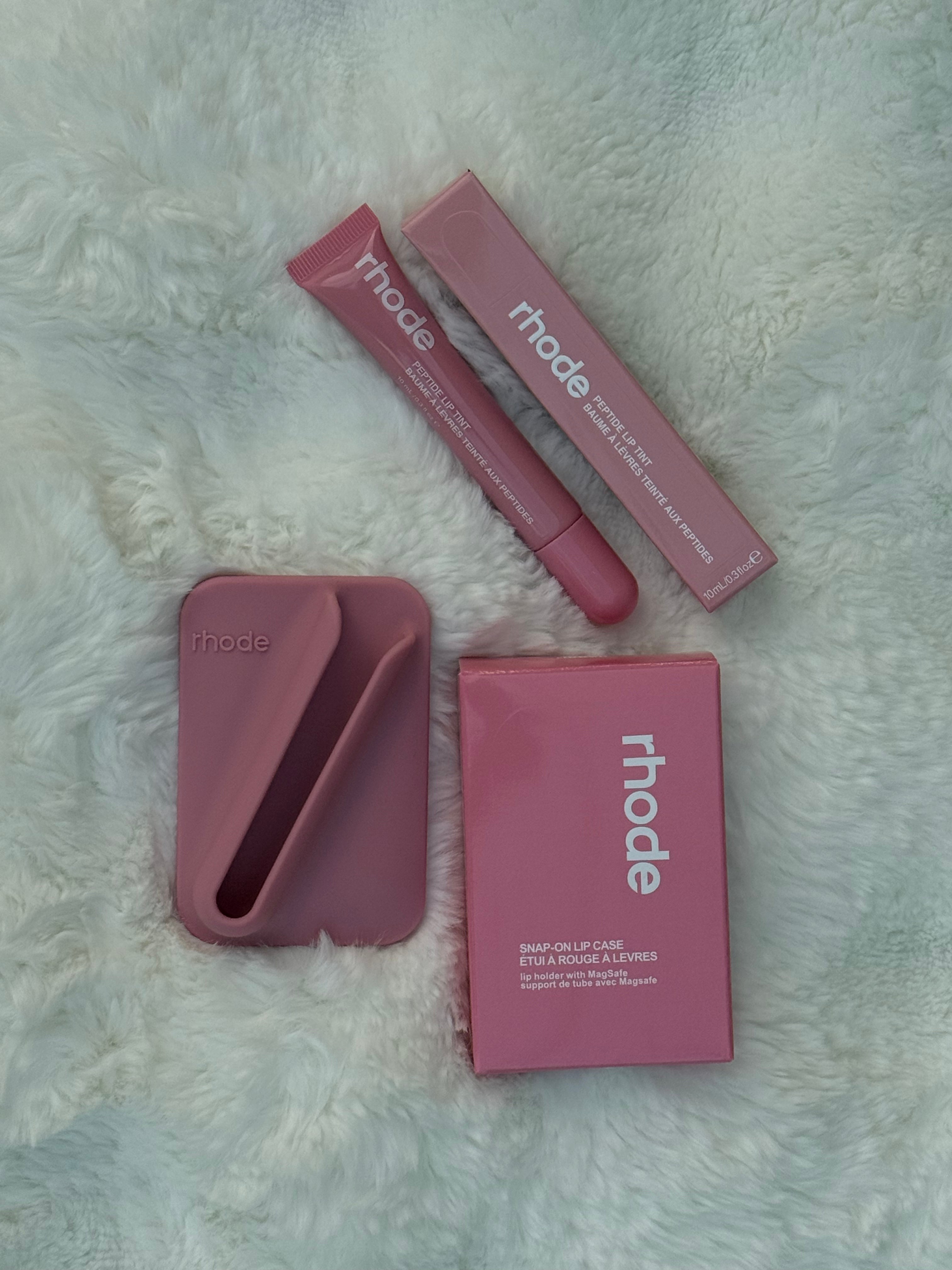SNAP-ON LIP CASE- with matching lip stick