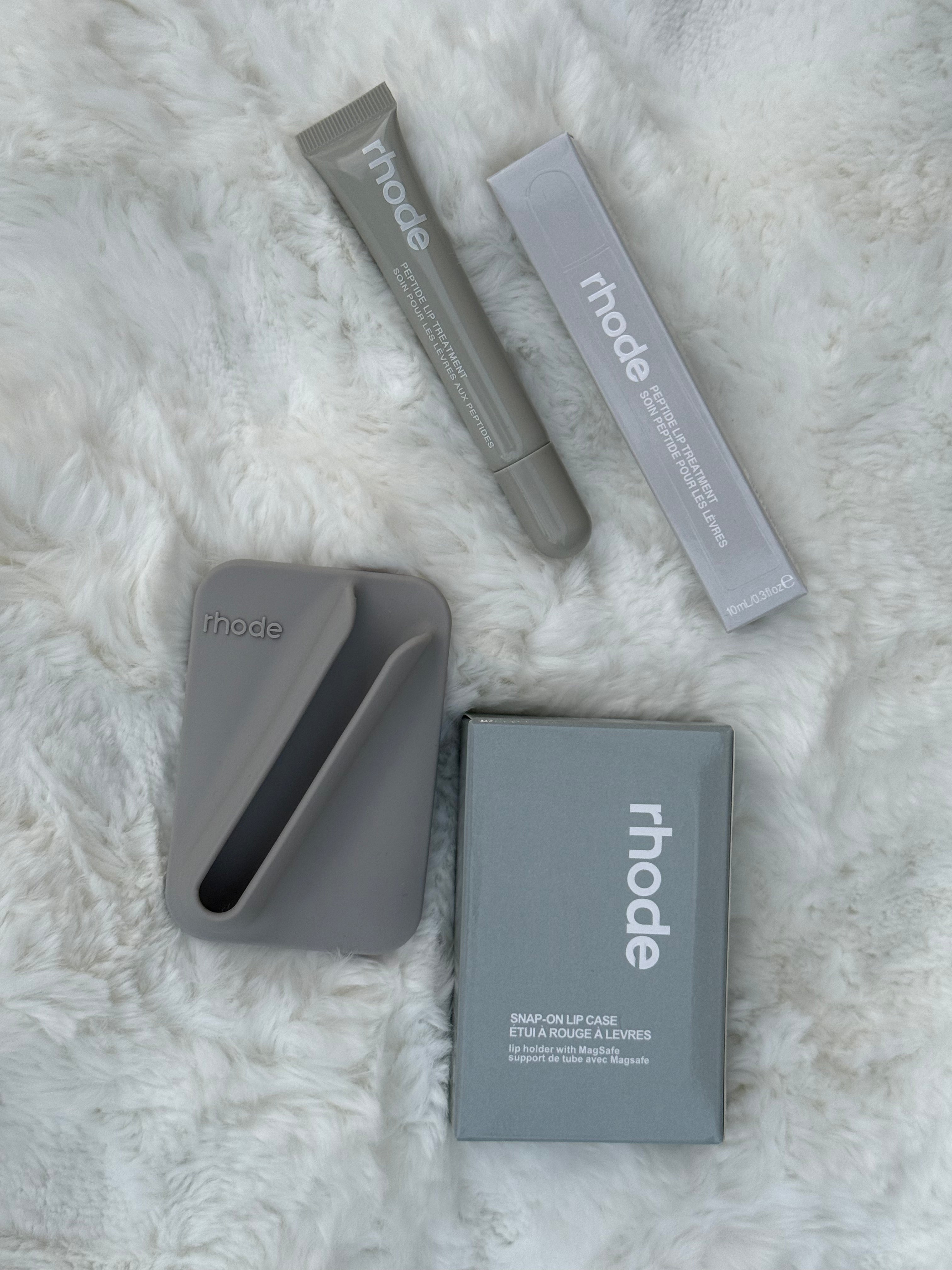 SNAP-ON LIP CASE- with matching lip stick